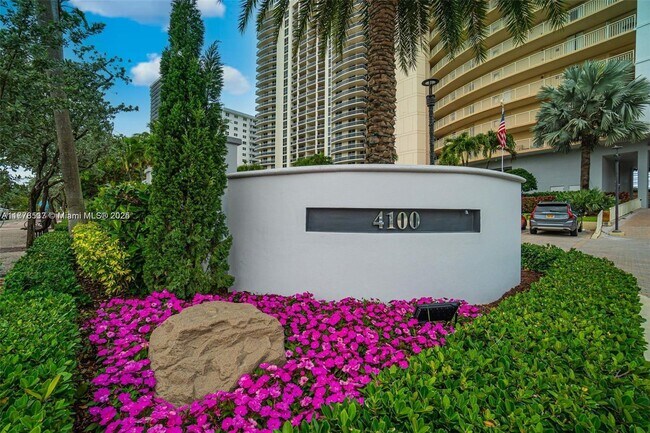 Foto del edificio - 4100 Galt Ocean Dr