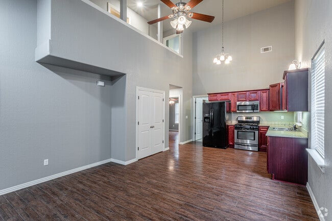 3 habitaciones, 2 baños - 1300-1700 pies cuadrados - Willowbrook Duplexes