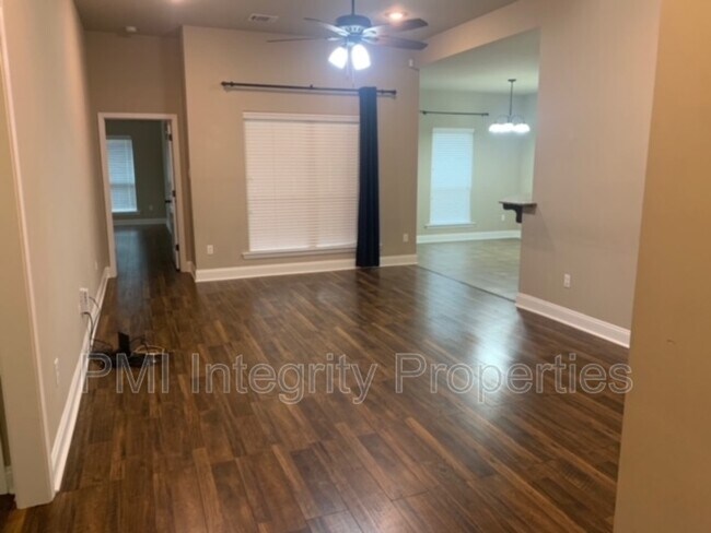 Building Photo - 507 Flanders Ridge Dr