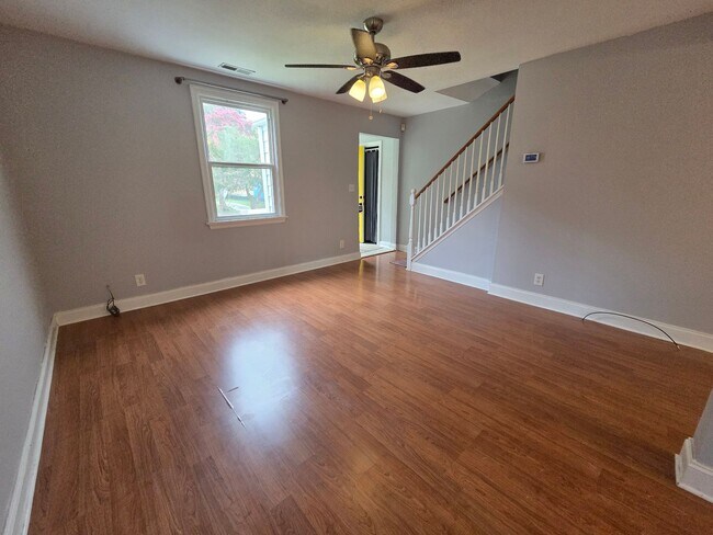 Foto del edificio - 7405 Yorktown Dr