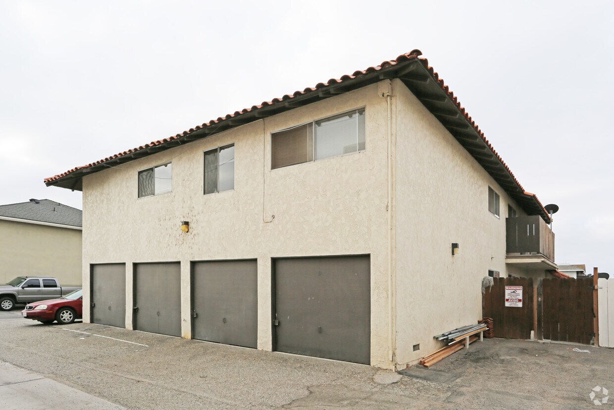 Building Photo - 7291 La Mancha Cir