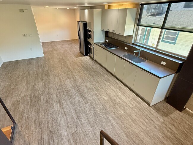 Kitchen/Office Area - 530 N Larchmont Blvd