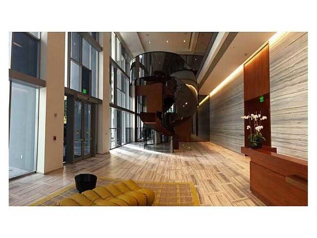 Foto del edificio - 1300 Brickell Bay Dr