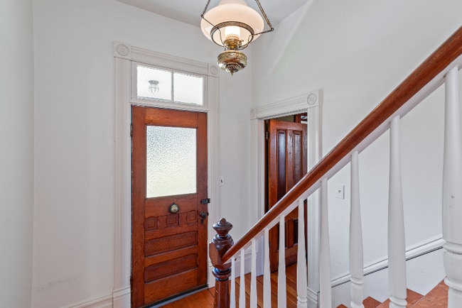 Building Photo - 1104 Madison St