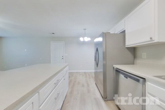 Building Photo - 1173 Woodwind Dr