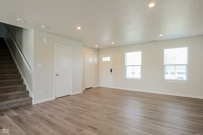 Building Photo - 13820 N Cardonia Dr