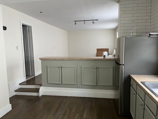 Building Photo - 963 Bard Ave