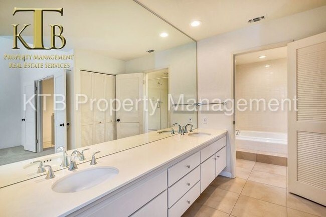 Building Photo - 11421 Sutters Mill Cir