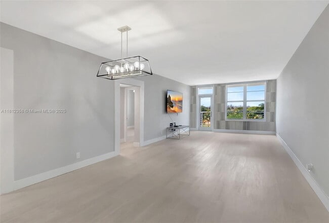 Building Photo - 2851 S Ocean Blvd