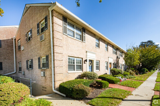 Foto del edificio - Lewis Place Apartments