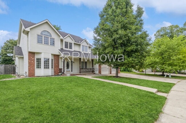 Building Photo - 13585 Summit Dr