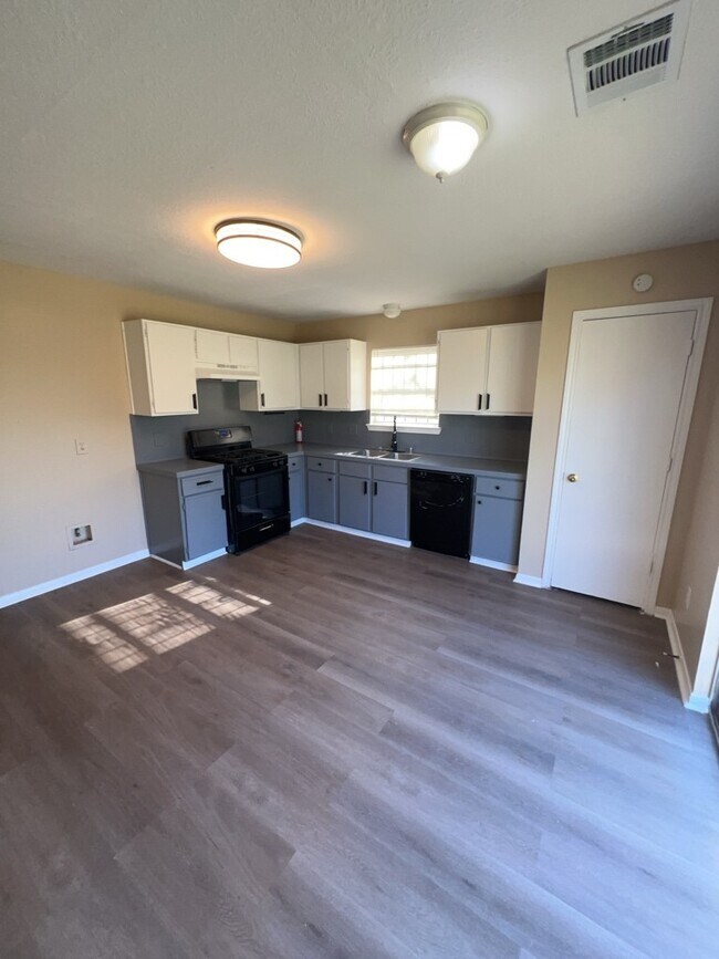 Foto del edificio - 16410 Amy Ridge Rd