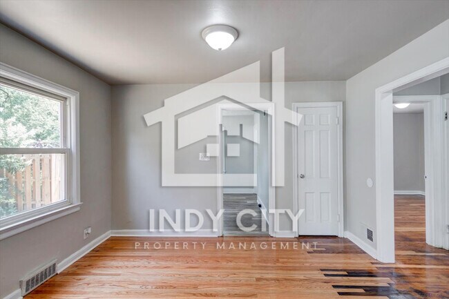 Building Photo - 4207 E 34th St