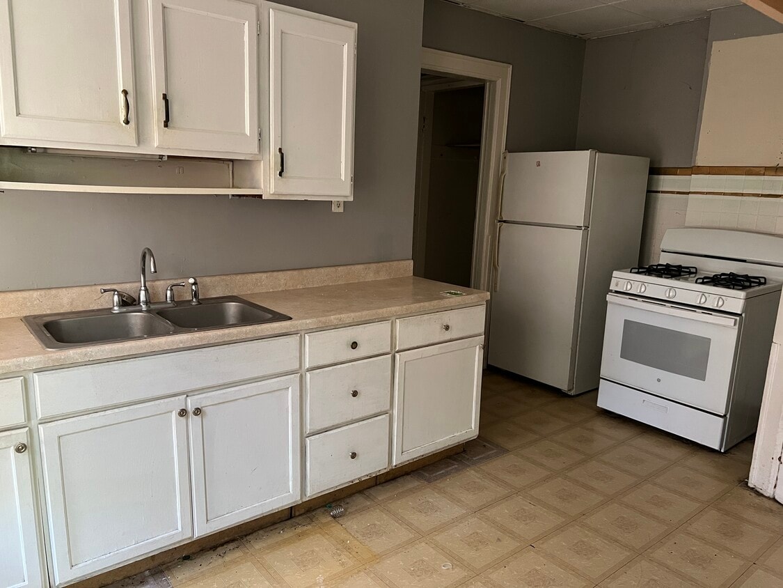 Foto principal - 1036 Elmwood Ave