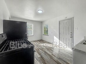 Building Photo - 5207 Spruce St