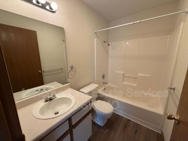 Foto del edificio - 757 E Bain St