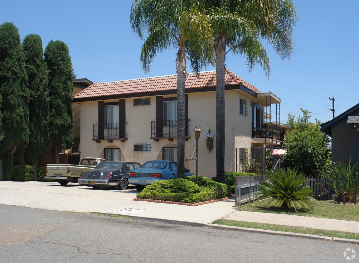 Primary Photo - 3233 Herman Ave