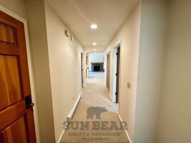 Building Photo - 1 Bedroom Condo with garage in McCloud! Wa...