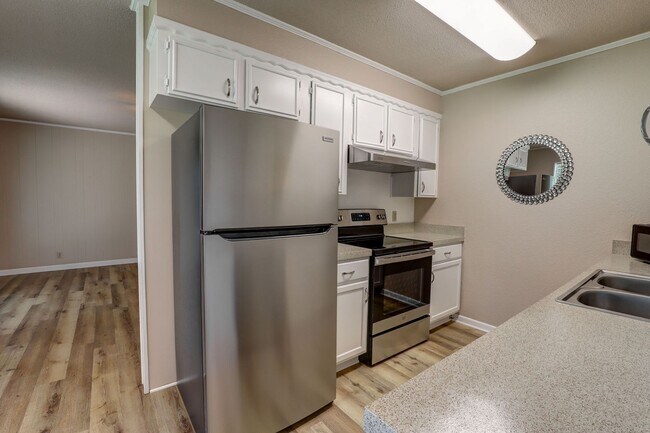 Building Photo - 4225 Lotus Dr