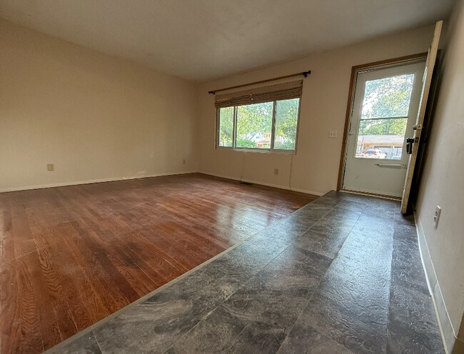 Foto del edificio - 3715 Stratford Ave