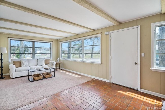 Building Photo - 900 Asbury Ave