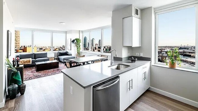 Building Photo - 2 bedroom in New York NY 11101
