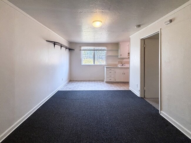 Photo - 1945 1/2 Lawrence Street Apartment