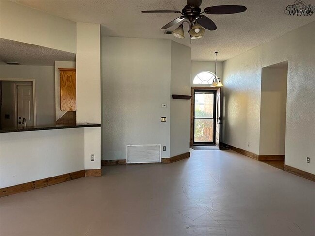 Building Photo - 5344 Northview Dr