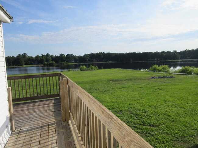 Foto del edificio - 2108 Catherine Lake Rd