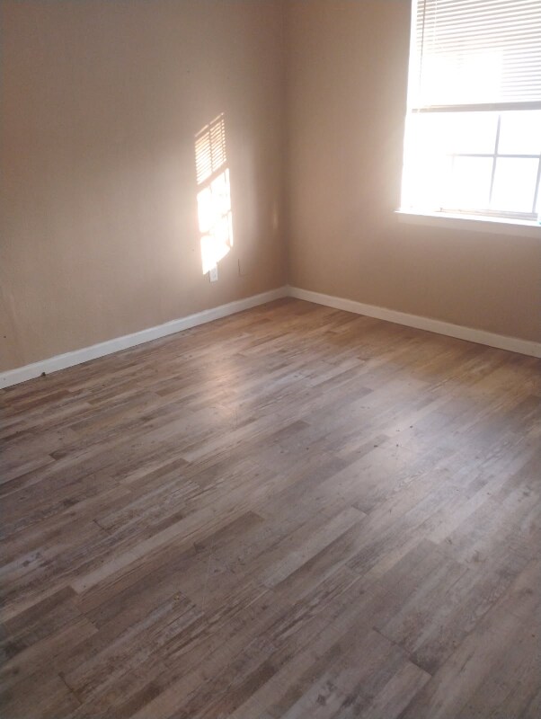 Foto principal - 3215 Clarksville St