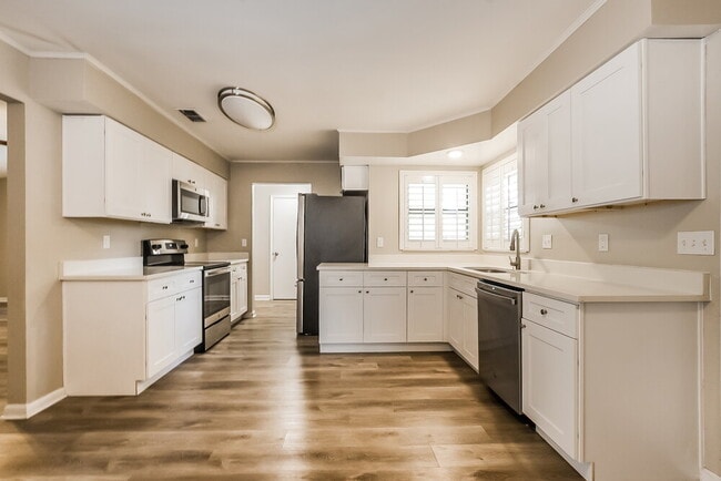 Building Photo - 1108 Santa Cruz Way