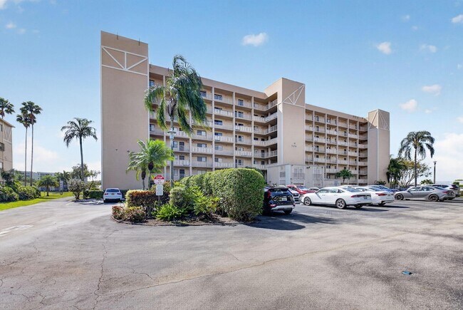 Foto del edificio - 7076 Huntington Ln