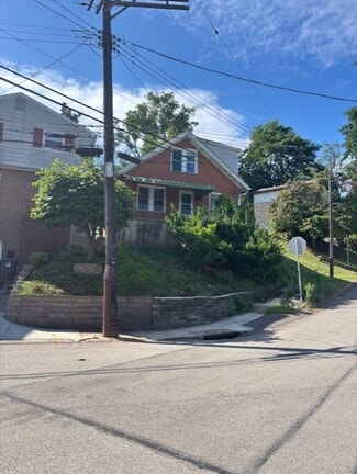 Building Photo - 2900 Roland