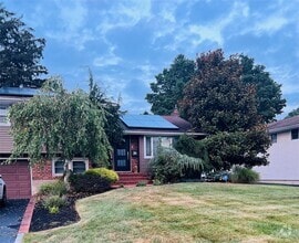 Building Photo - 5 Crabapple Ln