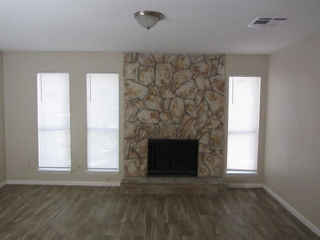 Foto del edificio - 12330 Wild Pine Dr