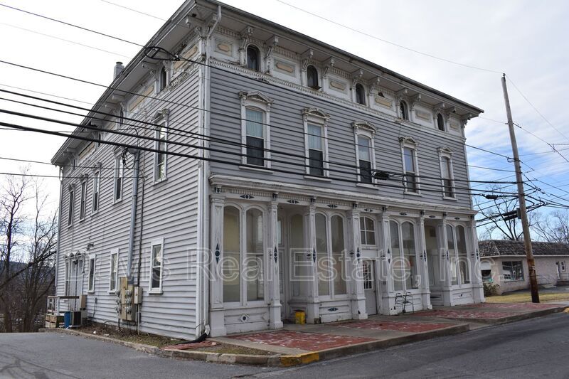 Primary Photo - 421 Canal St