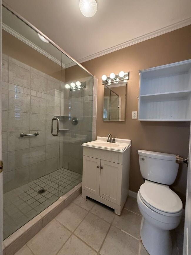 Building Photo - In City Limits!!!