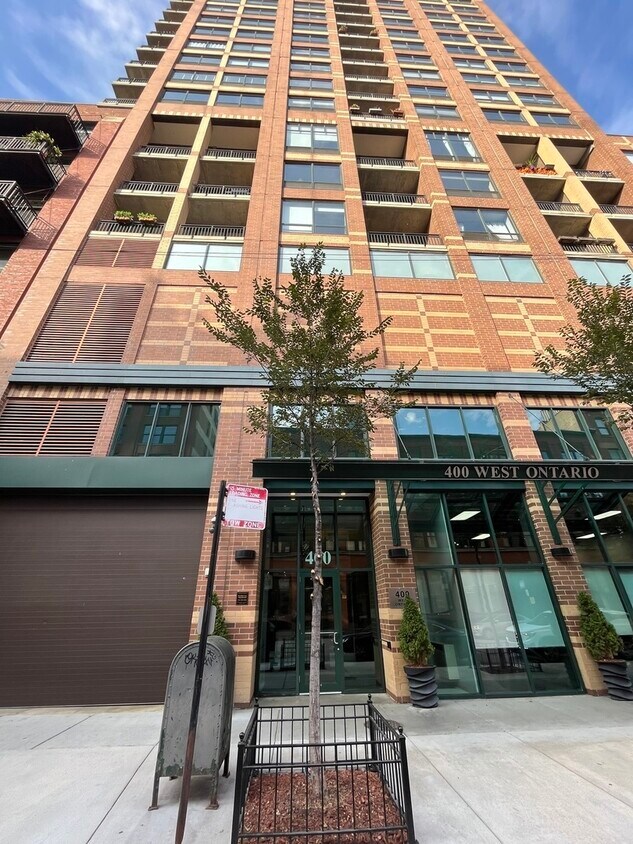 Primary Photo - 400 W Ontario St