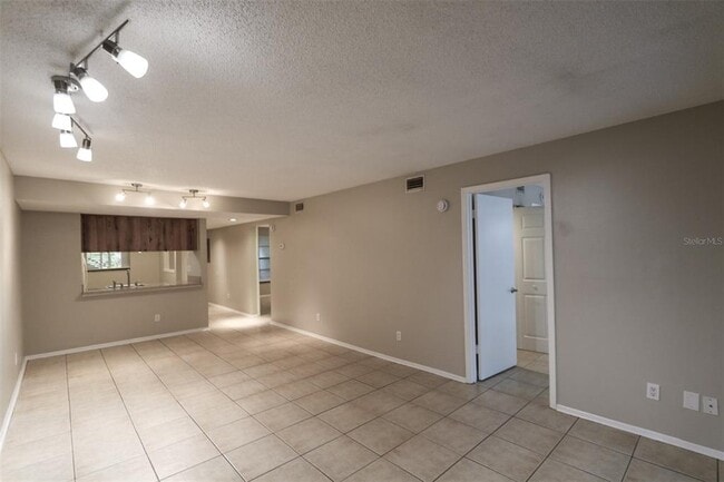 Foto del edificio - 4957 Puritan Cir