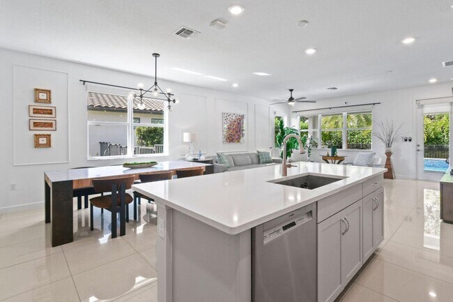 Foto del edificio - 3558 Haldin Pl