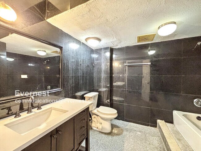 Foto del edificio - 8421 S Orange Blossom Trl