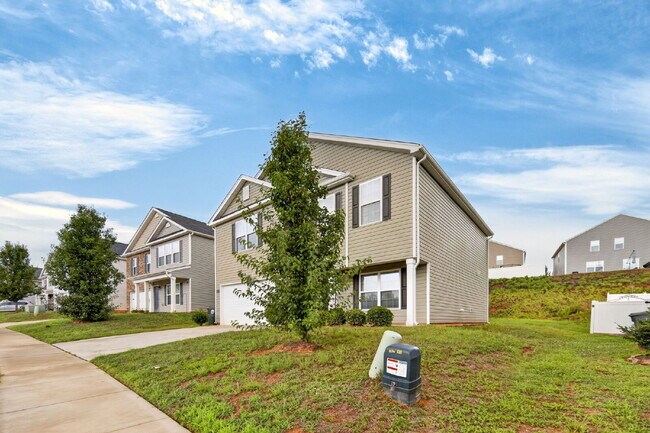 Foto del edificio - Experience Spacious Comfort: 3-Bedroom Home with 2.5 Baths.
