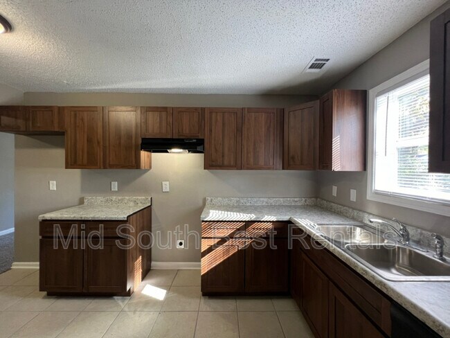 Foto del edificio - 4841 Fairley Rd