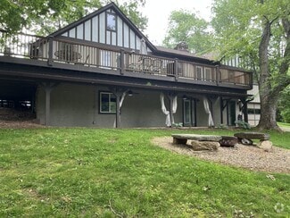 Building Photo - 1548 Bear Creek Rd