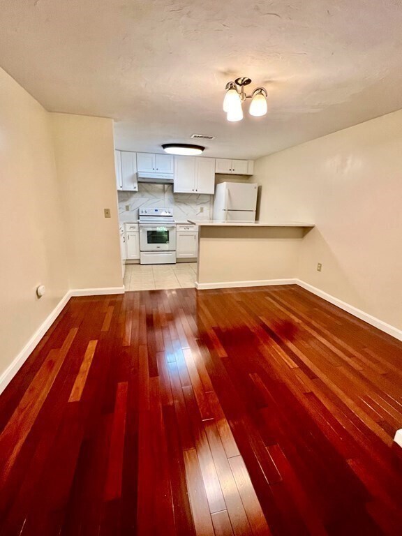 Building Photo - 350 Neponset St