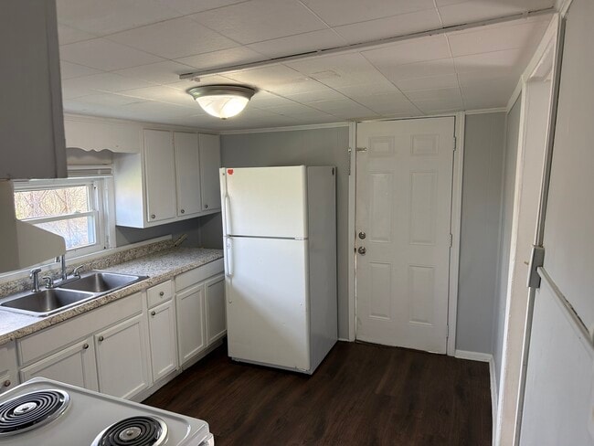 Building Photo - 315 N Highland Ave