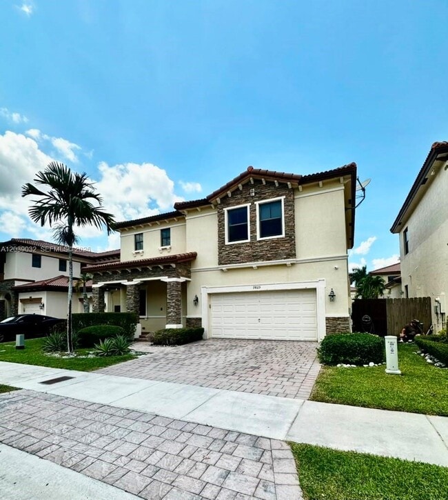 Building Photo - 9825 NW 86th Terrace