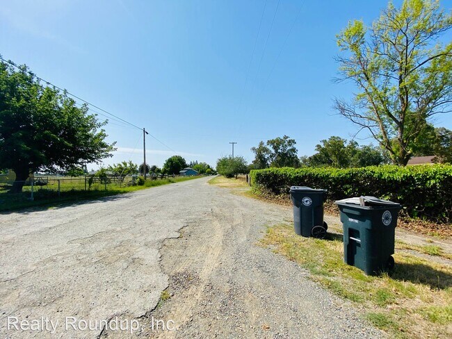 Foto del edificio - 3 br, 2 bath House - 9635 Titan Rd