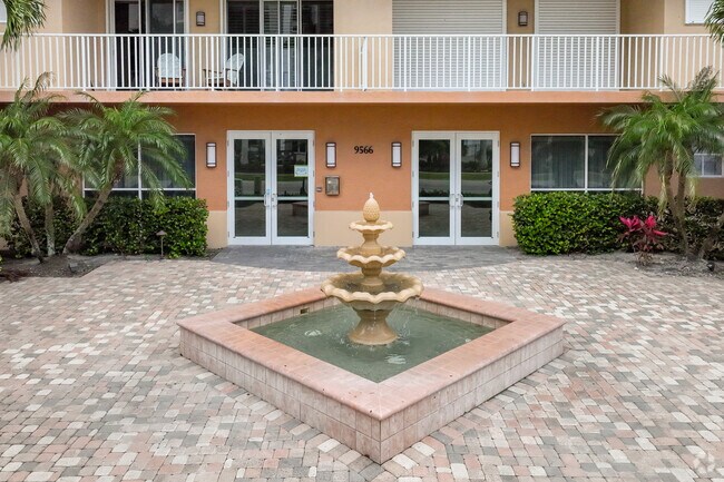 9566 Gulf Shore Dr Naples, FL 34108-2052 - MANATEE RESORT