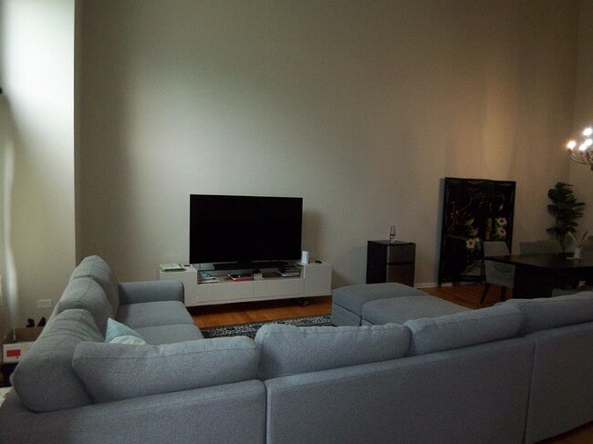 Foto del edificio - 5312 Commonwealth Ave